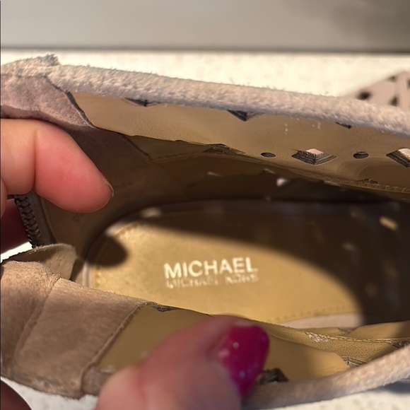 Michael Kors Uma Wedges Open Toe Ankle Boots Cement Suede Back Zipper Size 8.5 - Picture 8 of 9